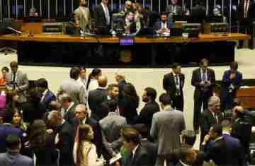  Câmara aprova ampliação gradual da licença-paternidade 